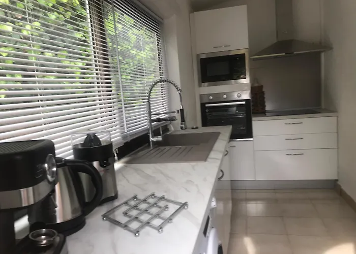 Toit Terrasse * Μεντόν