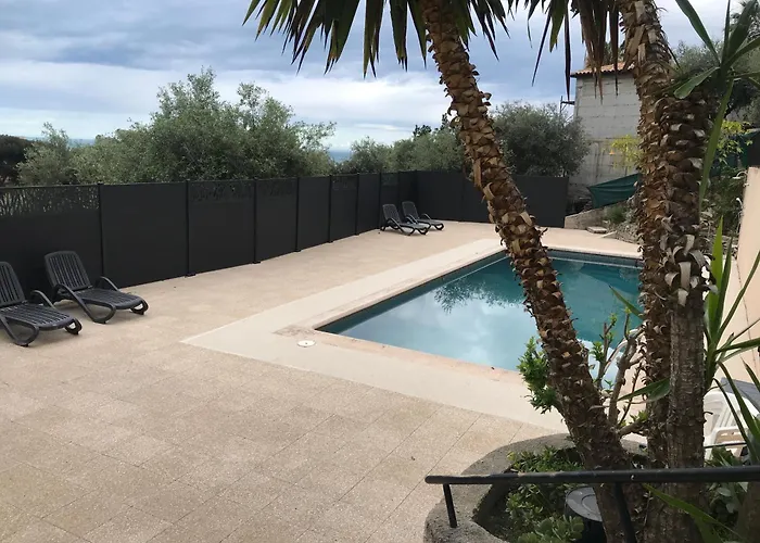 Toit Terrasse * Μεντόν